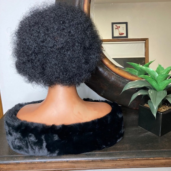 ELLIE - Picture 3 of 4